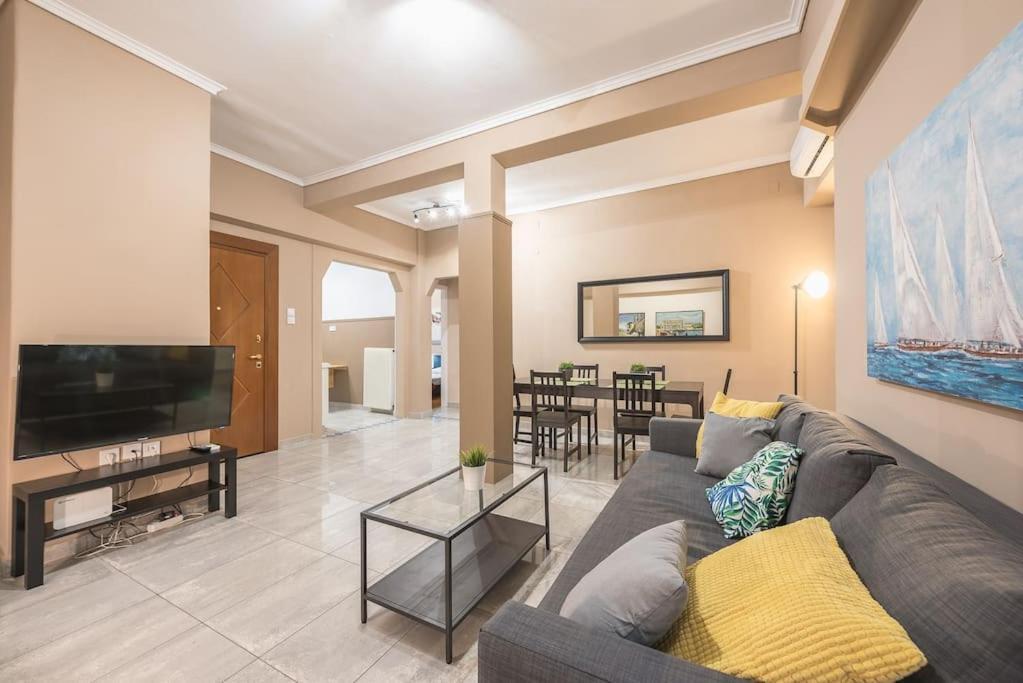 Pegasus Apartment Пирей Экстерьер фото