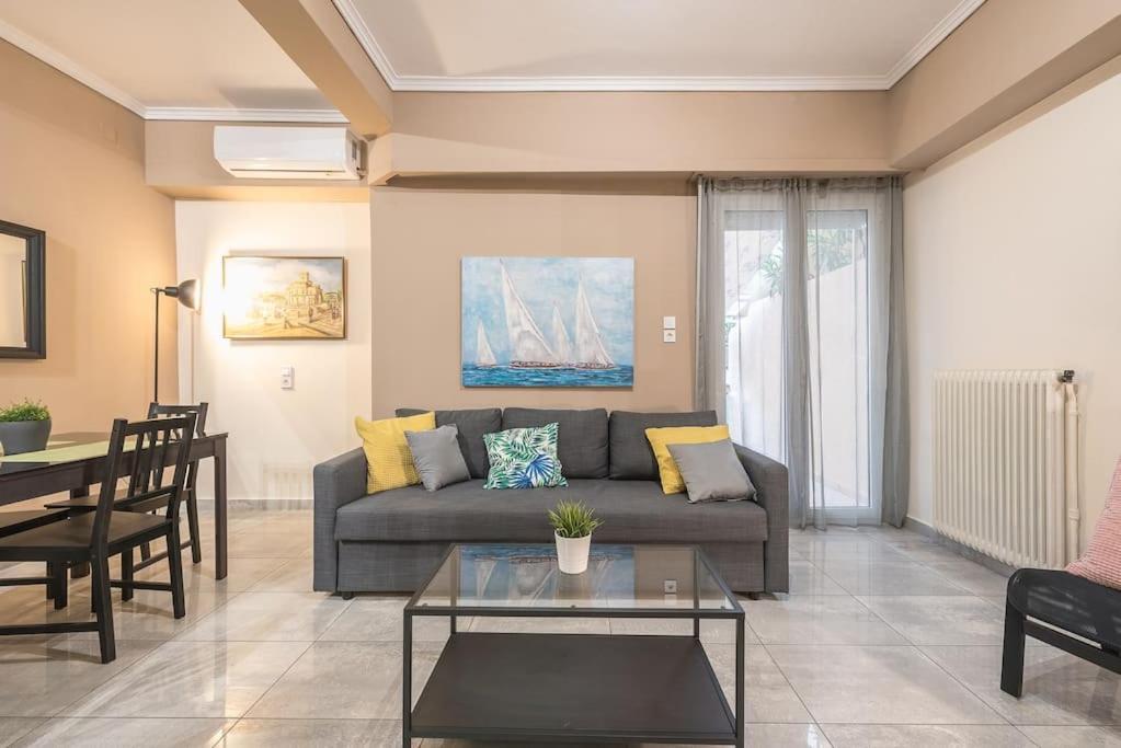 Pegasus Apartment Пирей Экстерьер фото