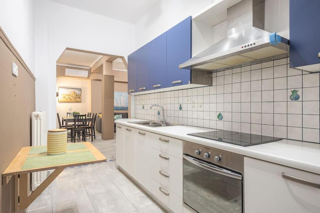 Pegasus Apartment Пирей Экстерьер фото